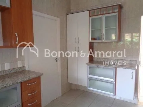 Imagem Linda casa de condomínio em Sousas, com 350m², 4 quartos e 3 suítes.