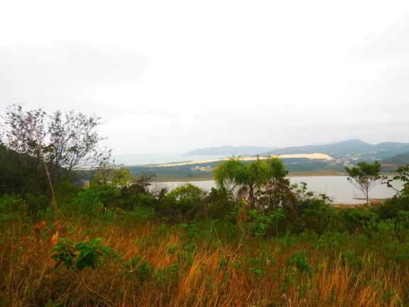 Imagem Terreno à venda em Garopaba-SC, bairro Macacu, 46.578,61m², com vista para Lagoa e Mar!
