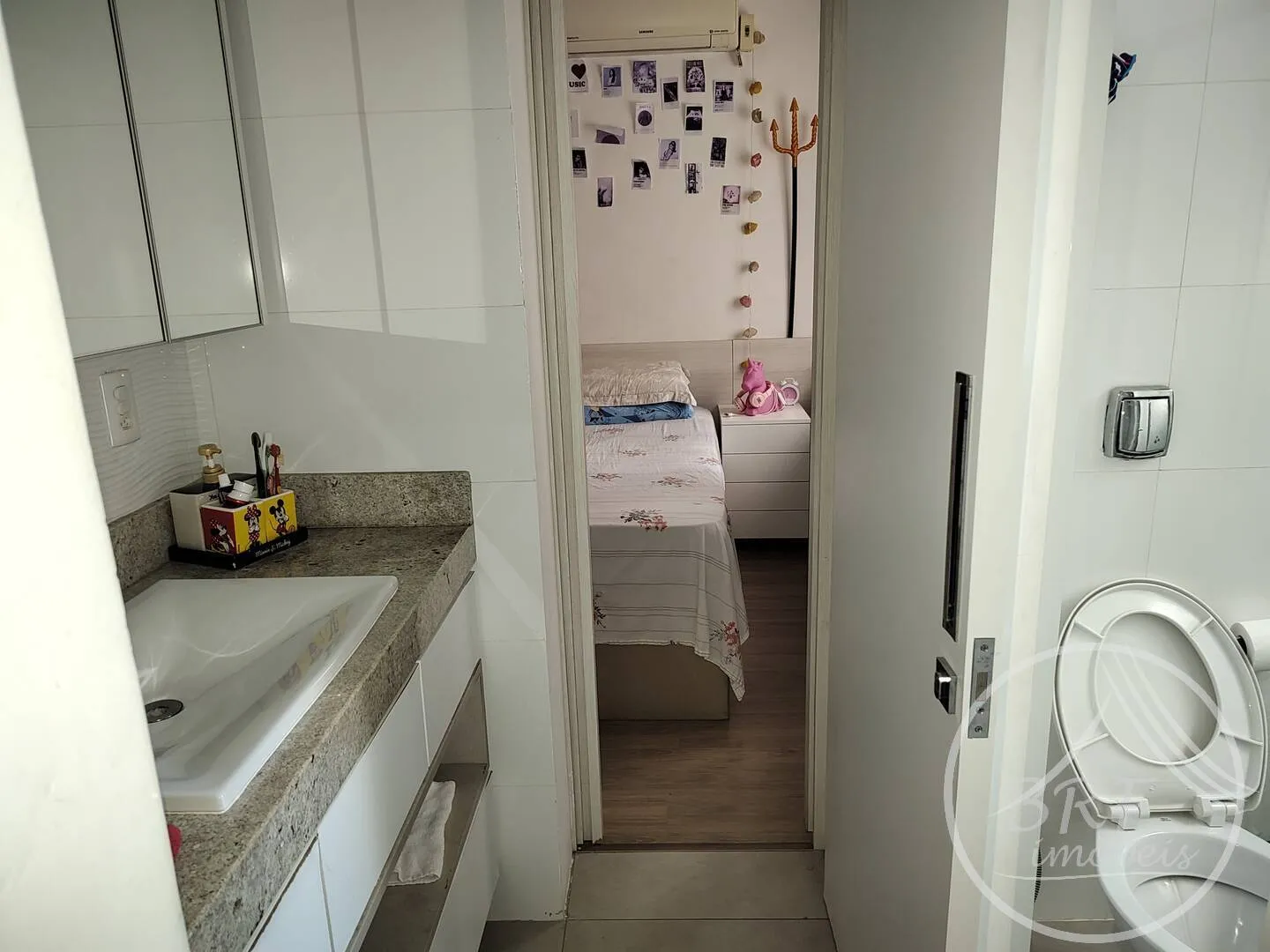 Imagem VENDO AMPLO APTO TÉRREO EM BALNEÁRIO/ESTREITO MOBILIAADO 3 SUÍTES E 2 VAGAS