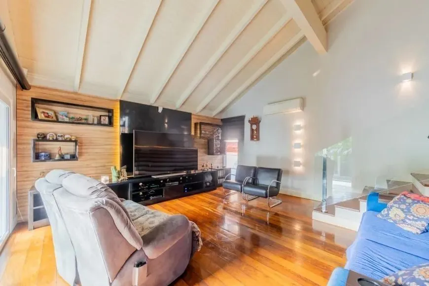 Imagem Casa alto padrão com 3 suítes e piscina no Boa Vista