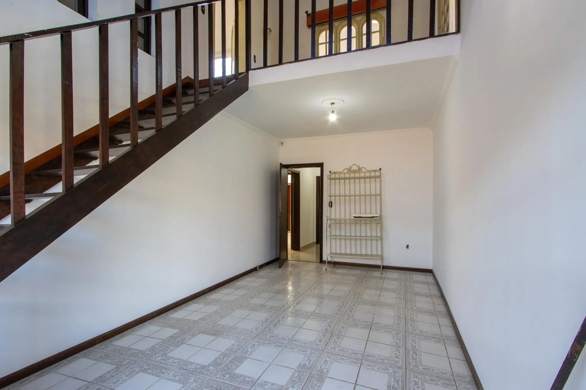 Imagem Casa Residencial à Venda no Bairro Guarujá, Porto Alegre, RS