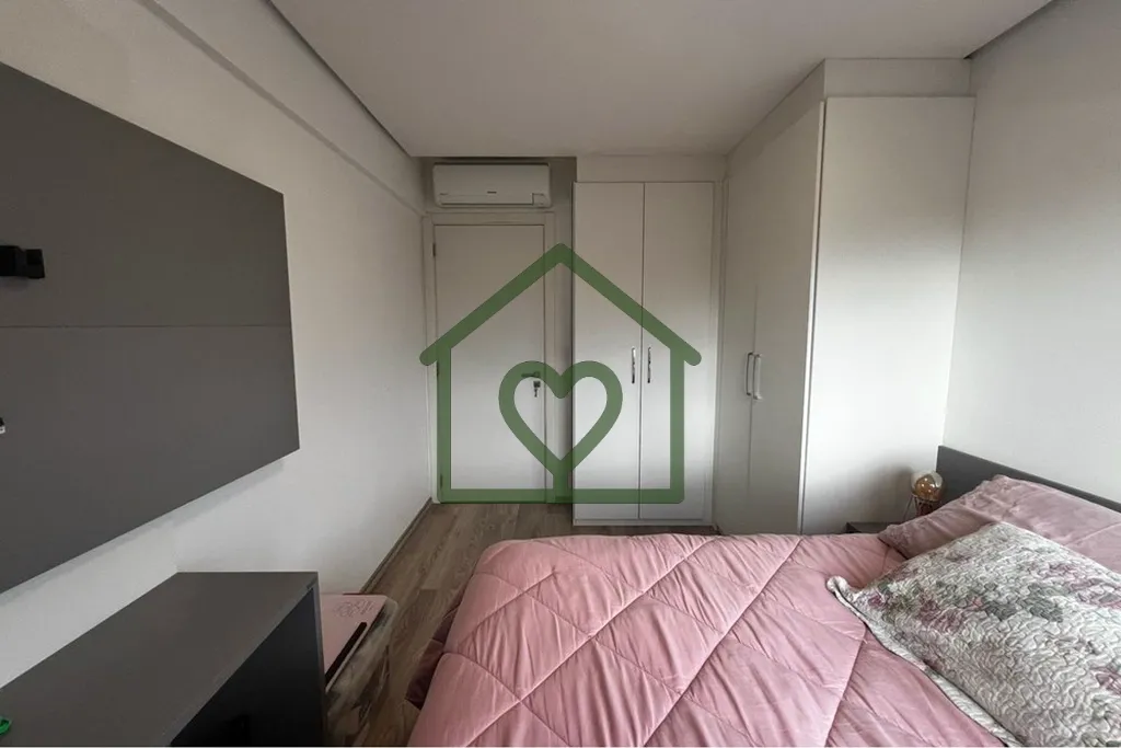 Imagem Descubra o charme e a conveniência deste aconchegante apartamento situado no coração de Porto Ale...