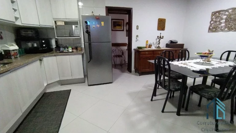Imagem (PERMUTA) Sobrado, são 03 sobrados no mesmo terreno de 484 m², com espaço para mais construção no Alto da XV em Curitiba PR