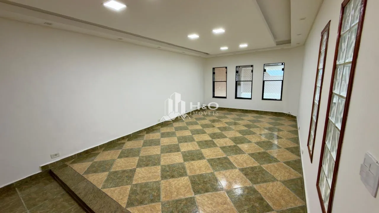 Imagem Sobrado à Venda Próximo ao Parque do Carmo - 2 Suítes, Ar-Condicionado, Churrasqueira e 2 Vagas