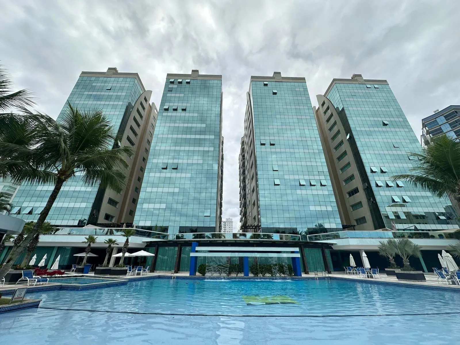 Foto do imóvel Apartamento com vista para o mar à venda com 352m2 por R$ 12.600.000,00