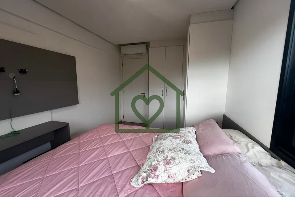 Imagem Descubra o charme e a conveniência deste aconchegante apartamento situado no coração de Porto Ale...