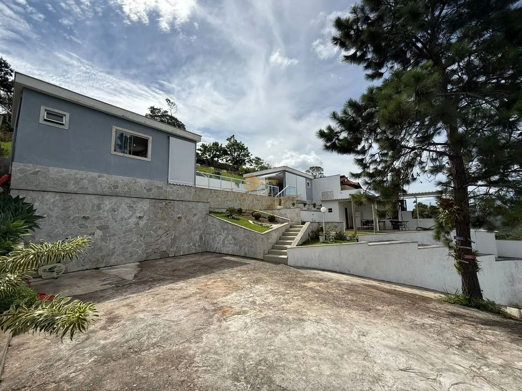 Imagem Casa em Condomínio para Venda em Teresópolis / RJ no bairro Albuquerque