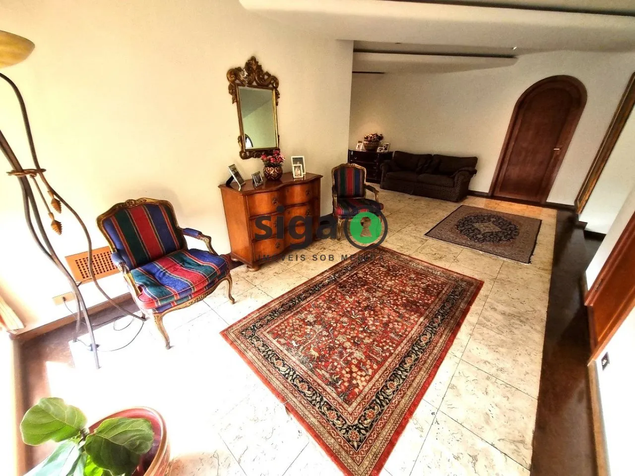 Imagem Casa a venda no Jardim Leonor com 5 quartos