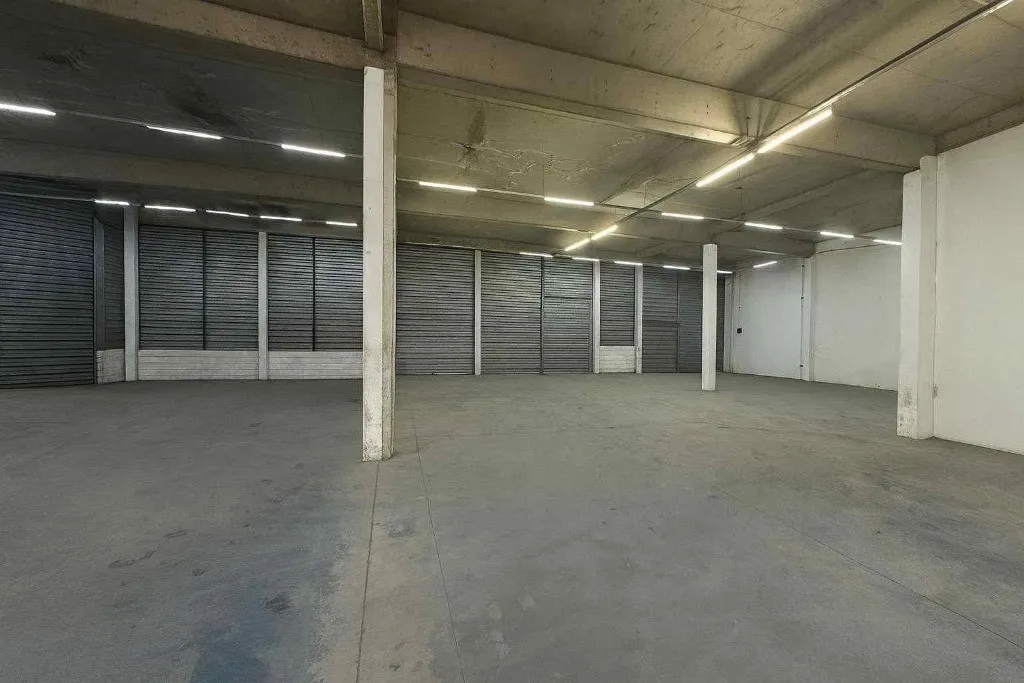Imagem Aluga-se Galpão com Escritório e Pátio (1.400m²) ? Lapa, SP
