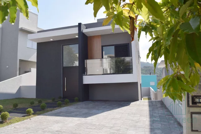 Imagem Sobrado à Venda em Condomínio - 181m² de Área Construída