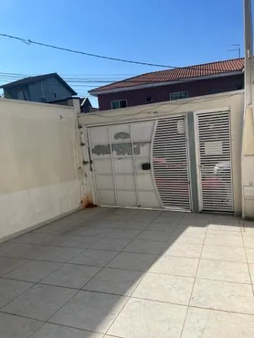 Imagem VENDA DE SOBRADO NO JORDANÓPOLIS, EM ARUJÁ/SP, 150m² com 2 suítes, sala de estar, quintal, edícula com banheiro e garagem para 2 autos. CONSULTE-NOS.