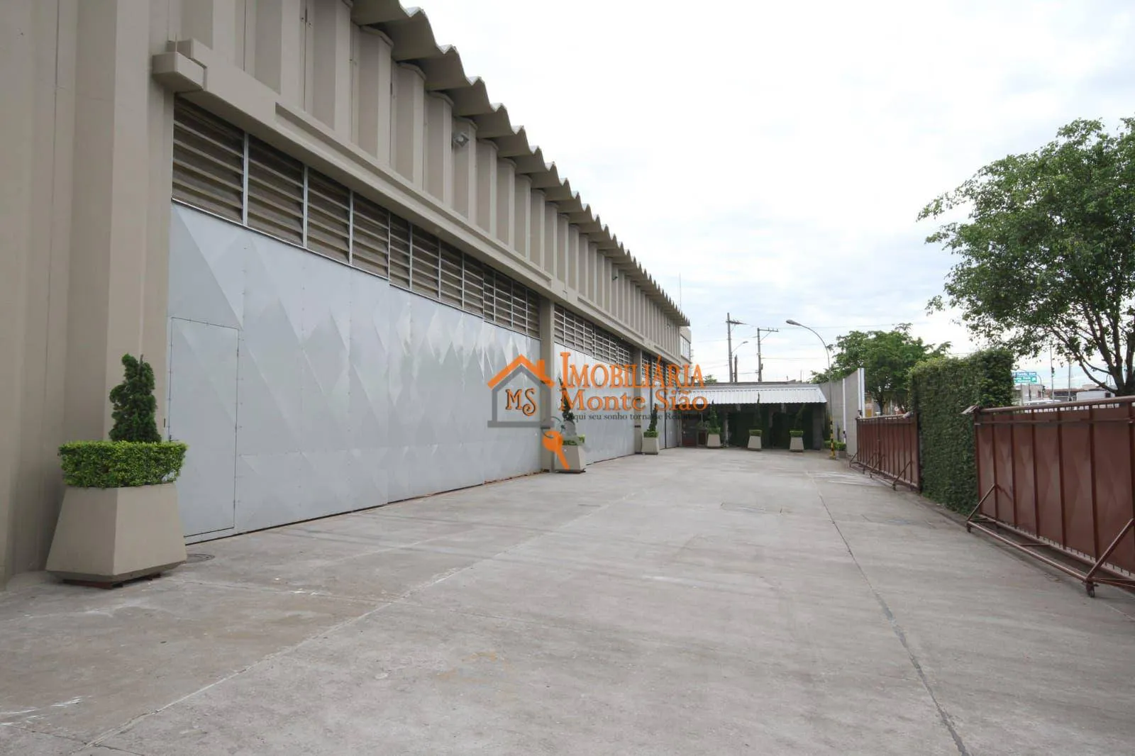 Imagem Galpão para alugar, 2305 m² por R$ 129.092,00/mês - Parque Novo Mundo - São Paulo/SP