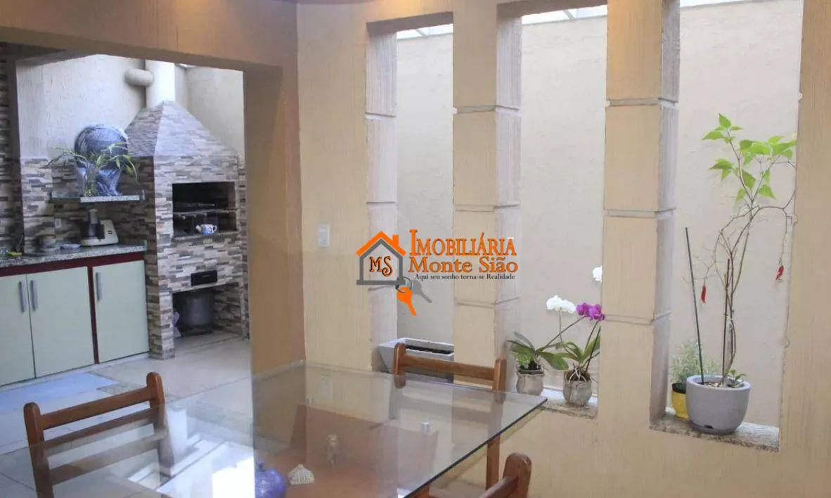 Imagem Sobrado com 3 dormitórios à venda, 238 m² por R$ 690.000,00 - Jardim Vila Galvão - Guarulhos/SP