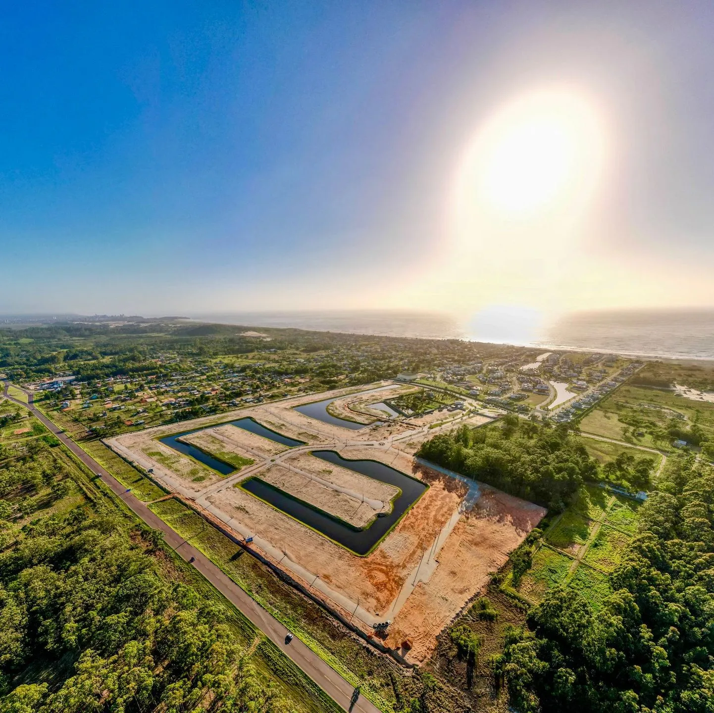 Imagem Terreno em Condomínio à venda em Torres, 402m2