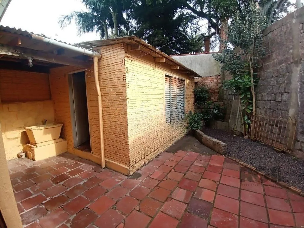 Imagem Casa de 2 dormitórios no bairro Campo Novo