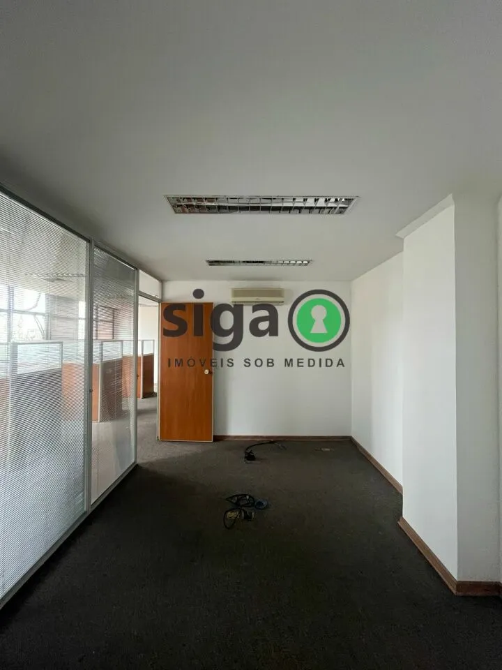 Imagem Sala Comercial e 3 banheiros para Alugar, 133 m² por R$ 8.500/Mês