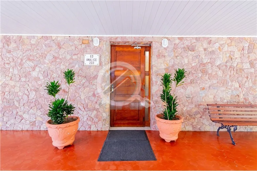 Imagem Encante-se com este Apartamento Ensolarado de 1 Dormitório no Menino Deus. Seja bem-vindo a este en...