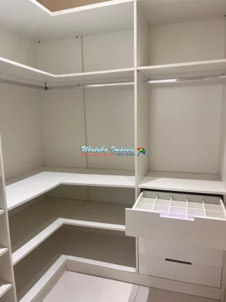 Imagem Linda casa em condomínio fechado com 04 suítes com lazer completo