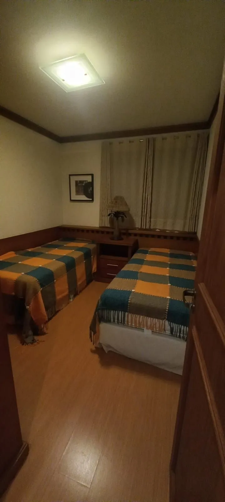 Imagem Apartamento a venda em Gramado com 02 dormitórios, suíte, sacada e vaga coberta