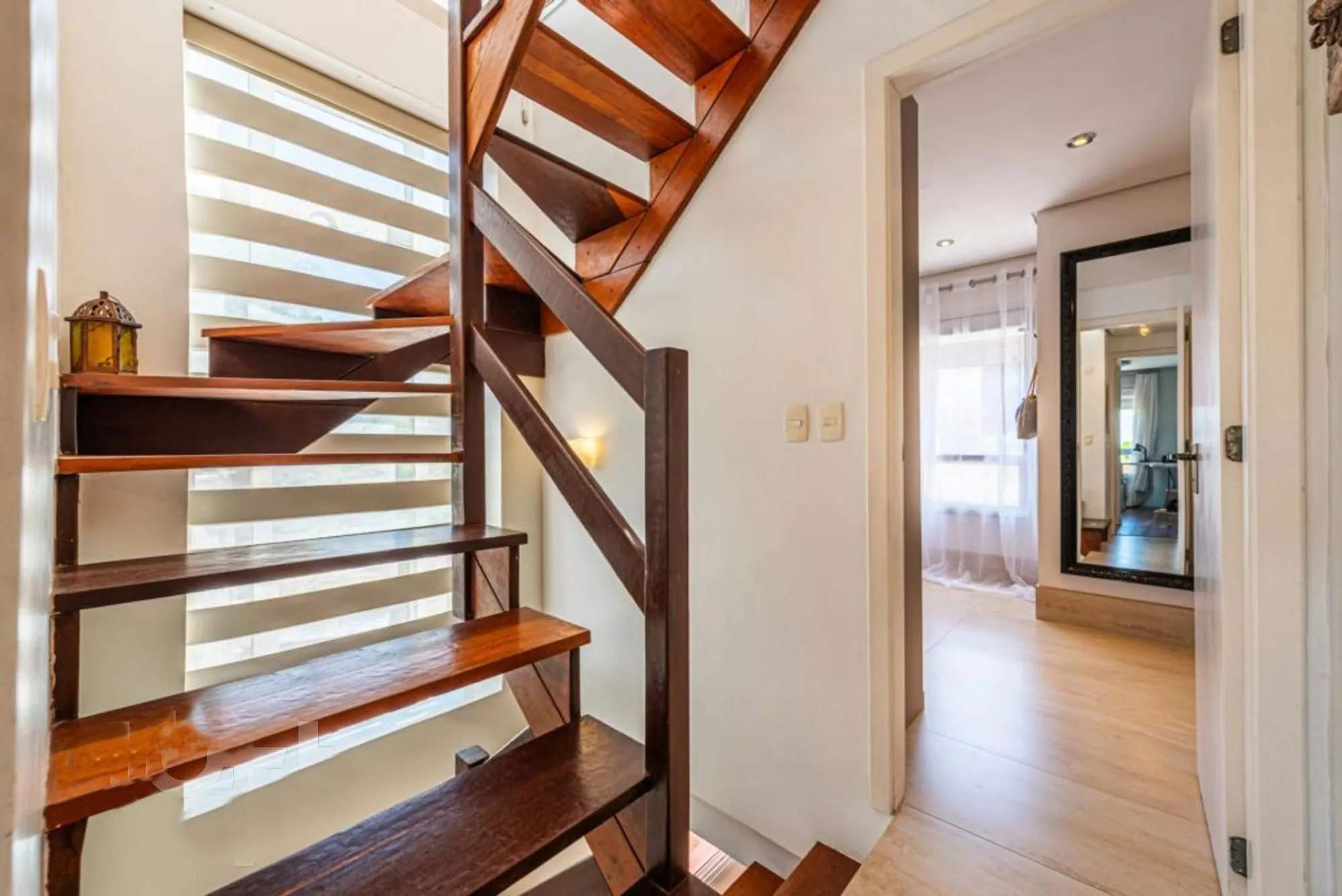 Imagem Casa de Esquina exclusiva em condominio fechado!!!