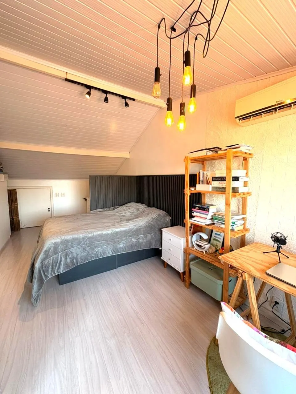 Imagem Casa sobrado de 3 dormitórios e 2 vagas