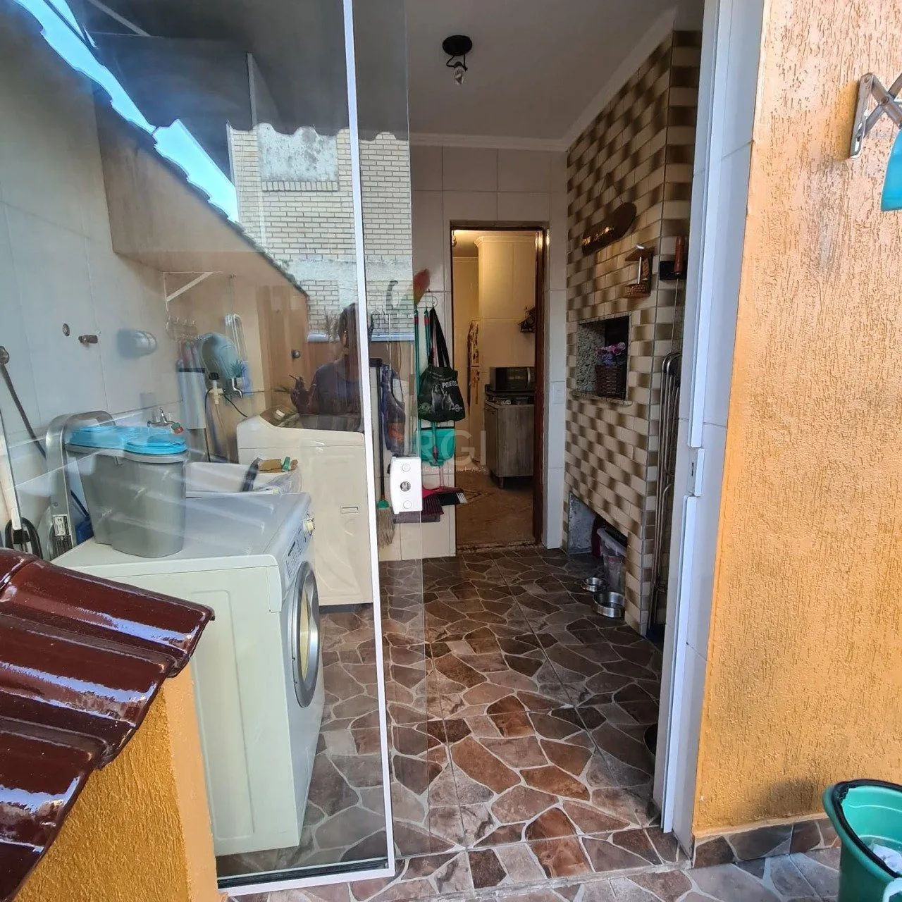 Imagem Casa no bairro Hípica - 4 dormitórios