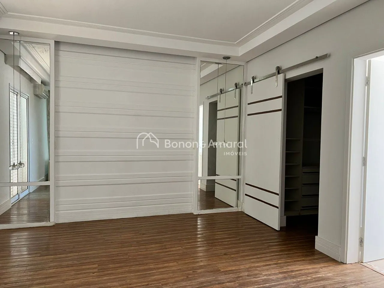 Imagem Casa de condomínio com 4 Quartos e 5 banheiros à Venda, 397m² por R$ 1.865.000