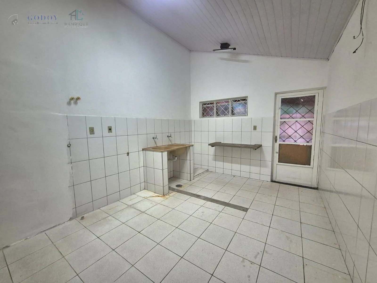Imagem Casa Versátil para Negócios no São Benedito, Pindamonhangaba - SP