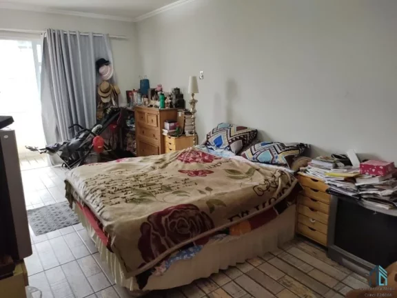 Imagem (PERMUTA) Sobrado a venda 05 quartos sendo 02 suítes em Curitiba PR