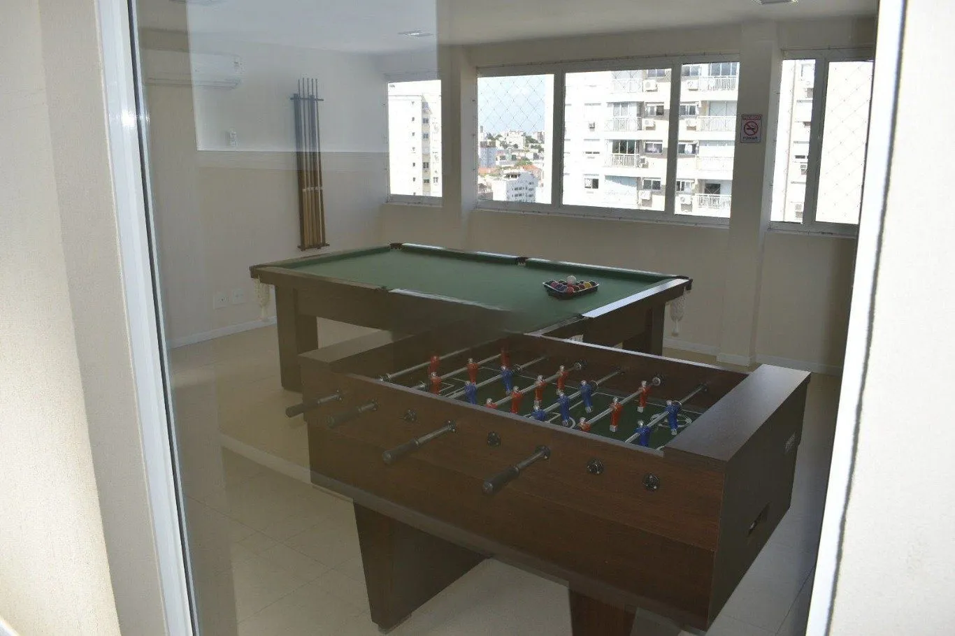 Imagem Apartamento com 3 quartos e 79m² à venda em Passo da Areia, Porto Alegre. Rua Bezerra De Menezes, Passo Da Areia, Porto Alegre