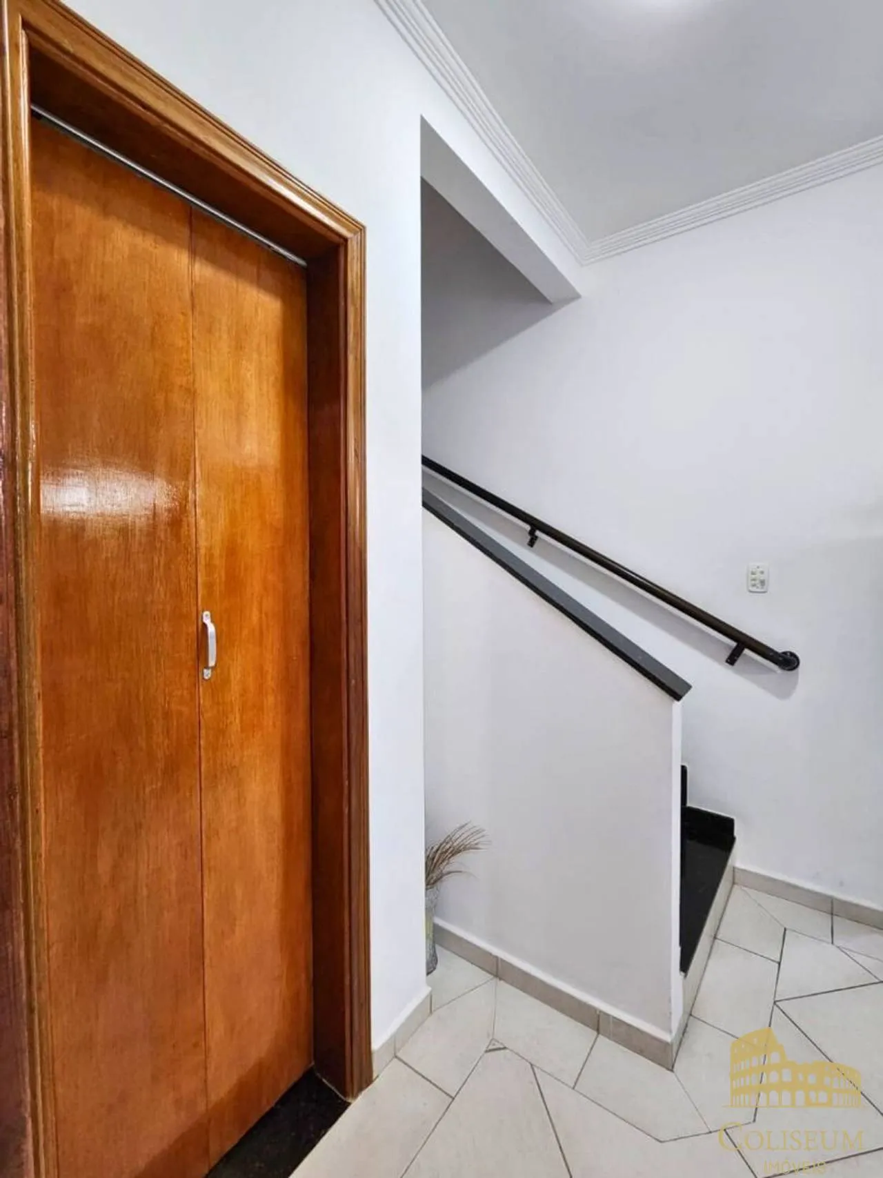 Imagem SOBRADO, 2 DORMS,2SUÍTES,CHURRASQUEIRA,2 VGS, GUILHERMINA