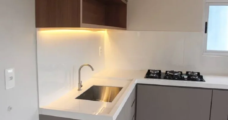 Imagem COBERTURA COM QUARTOS, REFORMADA NO SANTA EFIGÊNIA!!!!