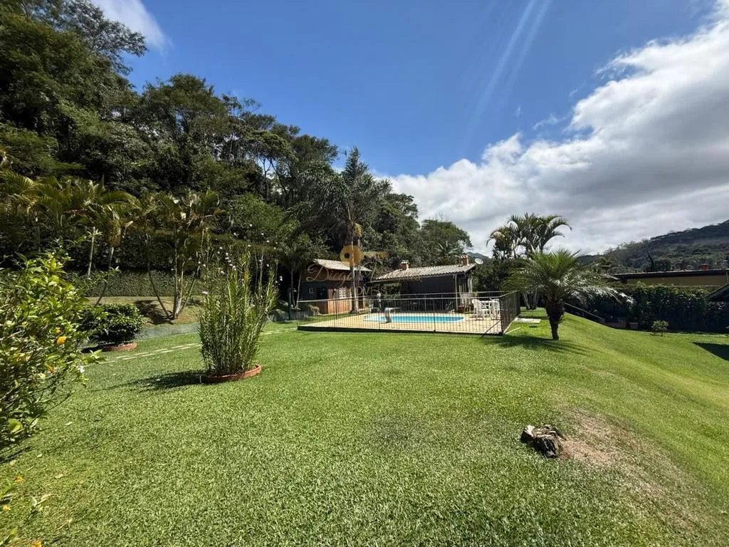 Imagem Casa em Condomínio para Venda em Teresópolis / RJ no bairro Albuquerque