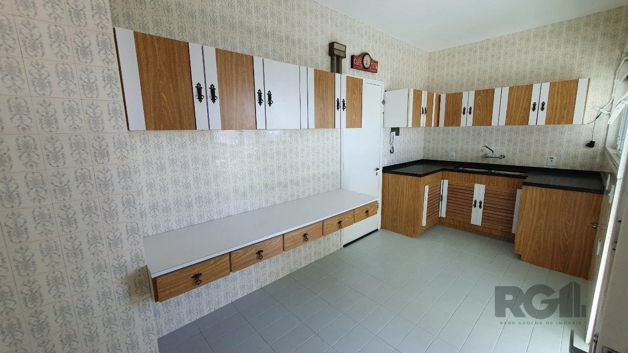 Imagem Apartamento com 4 quartos, vaga de garagem, no bairro Moinhos de Vento, Poa/RS