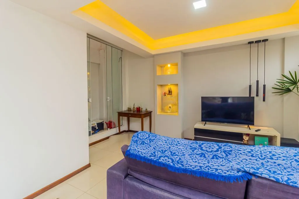 Imagem Casa em Condomínio 3 dorms à venda Avenida Juca Batista, Hípica - Porto Alegre