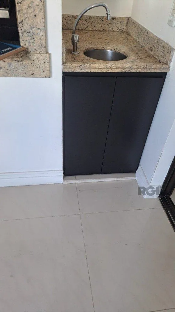 Imagem Vende-se apartamento 3 dorm com suíte e sacada 2 vagas cobertas - 126m² - Mont'Serrat