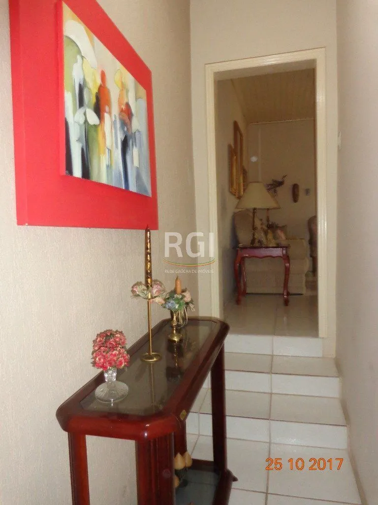 Imagem Casa para Venda - 380m², 2 dormitórios, sendo 1 suites, 1 vaga - Nonoai