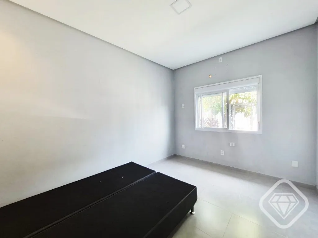 Imagem Casa moderna no Residencial Lagos de Nova Ipanema.

Espaço, conforto e segurança em um dos loteame...