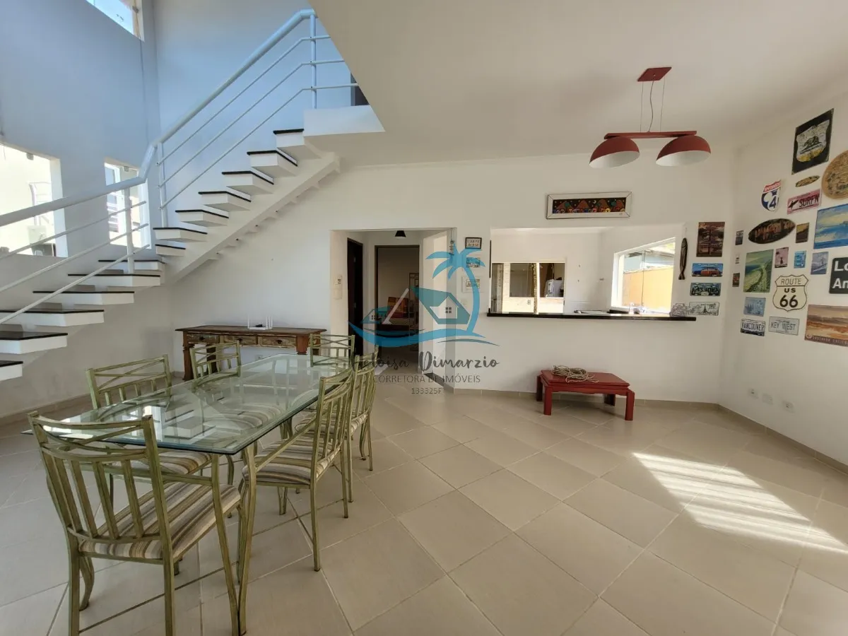 Imagem Belíssima casa com 3 dormitórios a venda em condomínio fechado em Ubatuba.