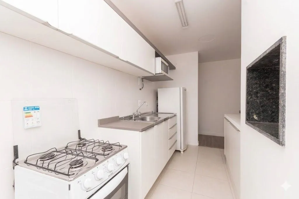 Imagem Apartamento com 02 dormitórios e 01 vaga no Bairro Jardim Carvalho Porto Alegre