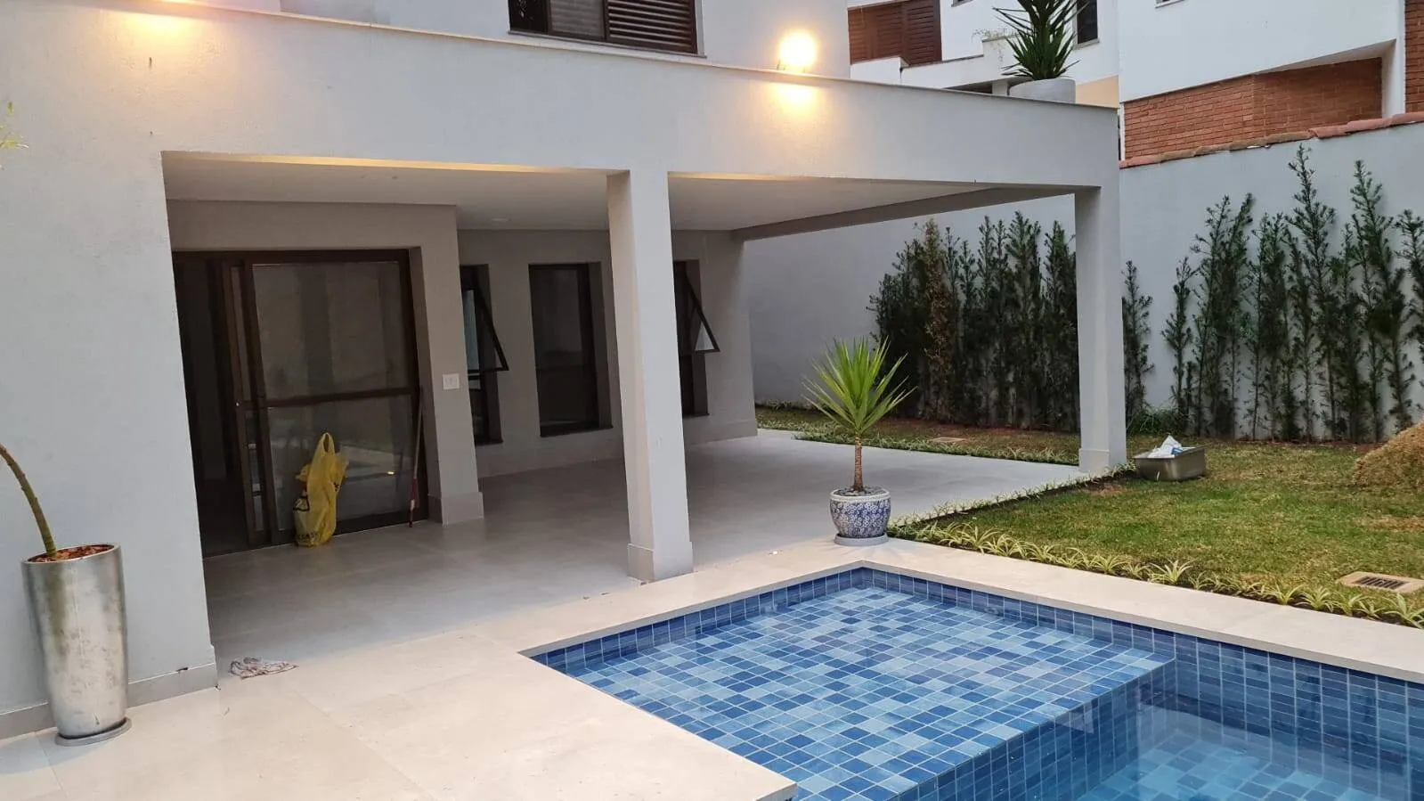 Foto do imóvel Casa Sobrado de 400m² de Área Construída Localizada no Alphaville Residencial 2! em ALPHAVILLE RESIDENCIAL DOIS, BARUERI - SP