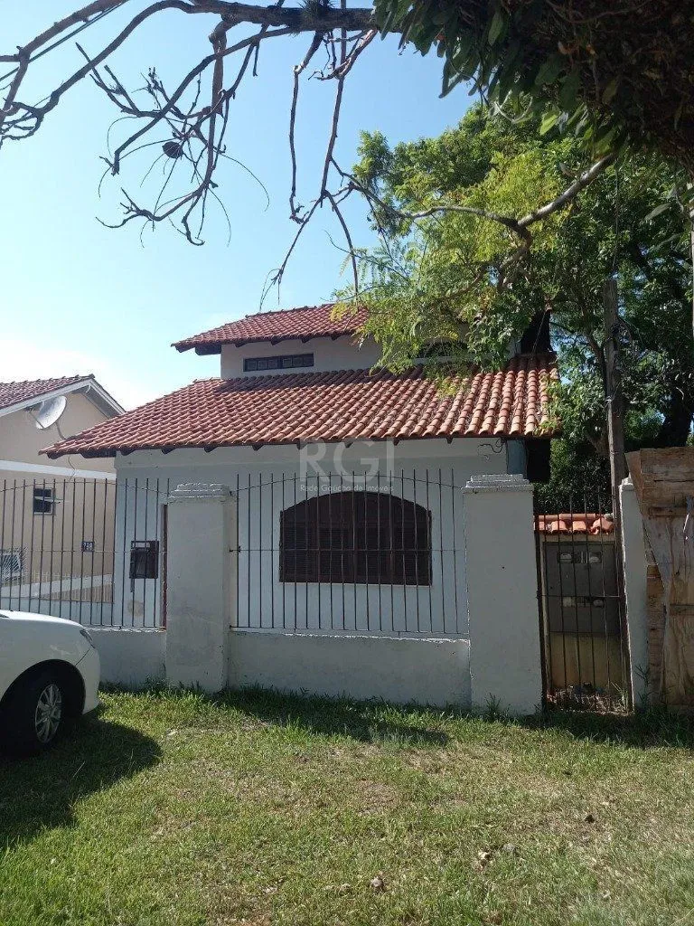 Imagem Casa para Venda - 345.22m², 3 dormitórios, 3 vagas - Teresópolis