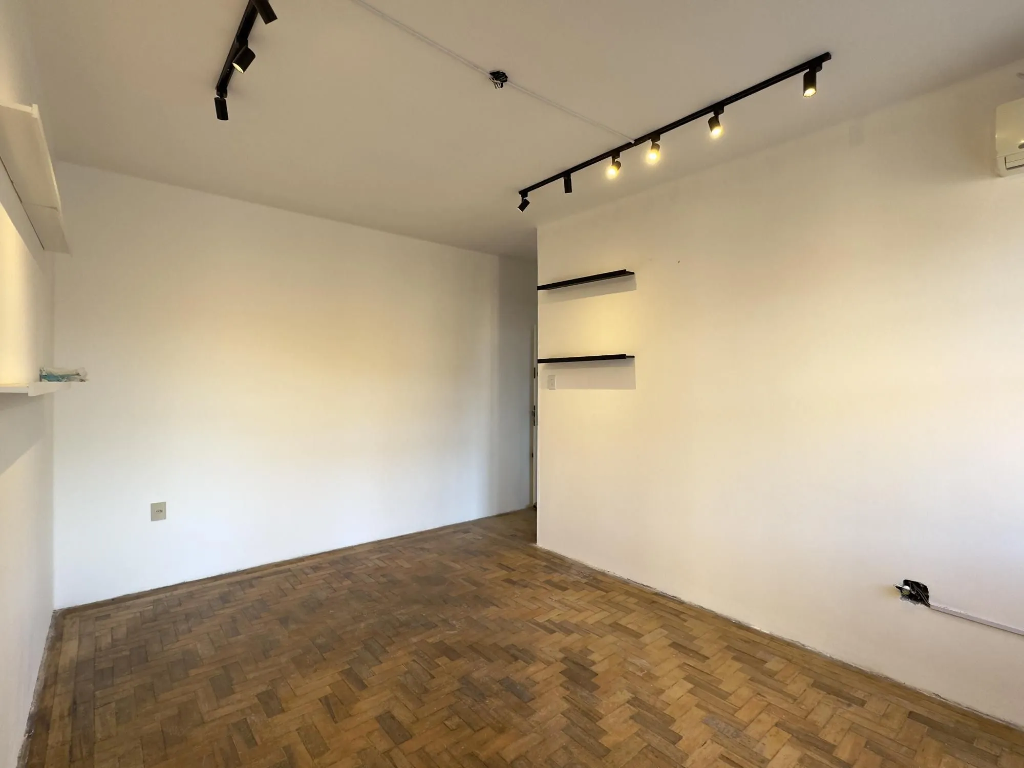 Imagem Apartamento reformado de 68m², 2 dormitórios no bairro Praia de Belas