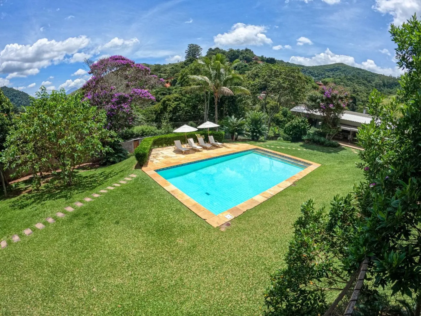 Imagem Casa para Venda em Petrópolis / RJ no bairro Araras