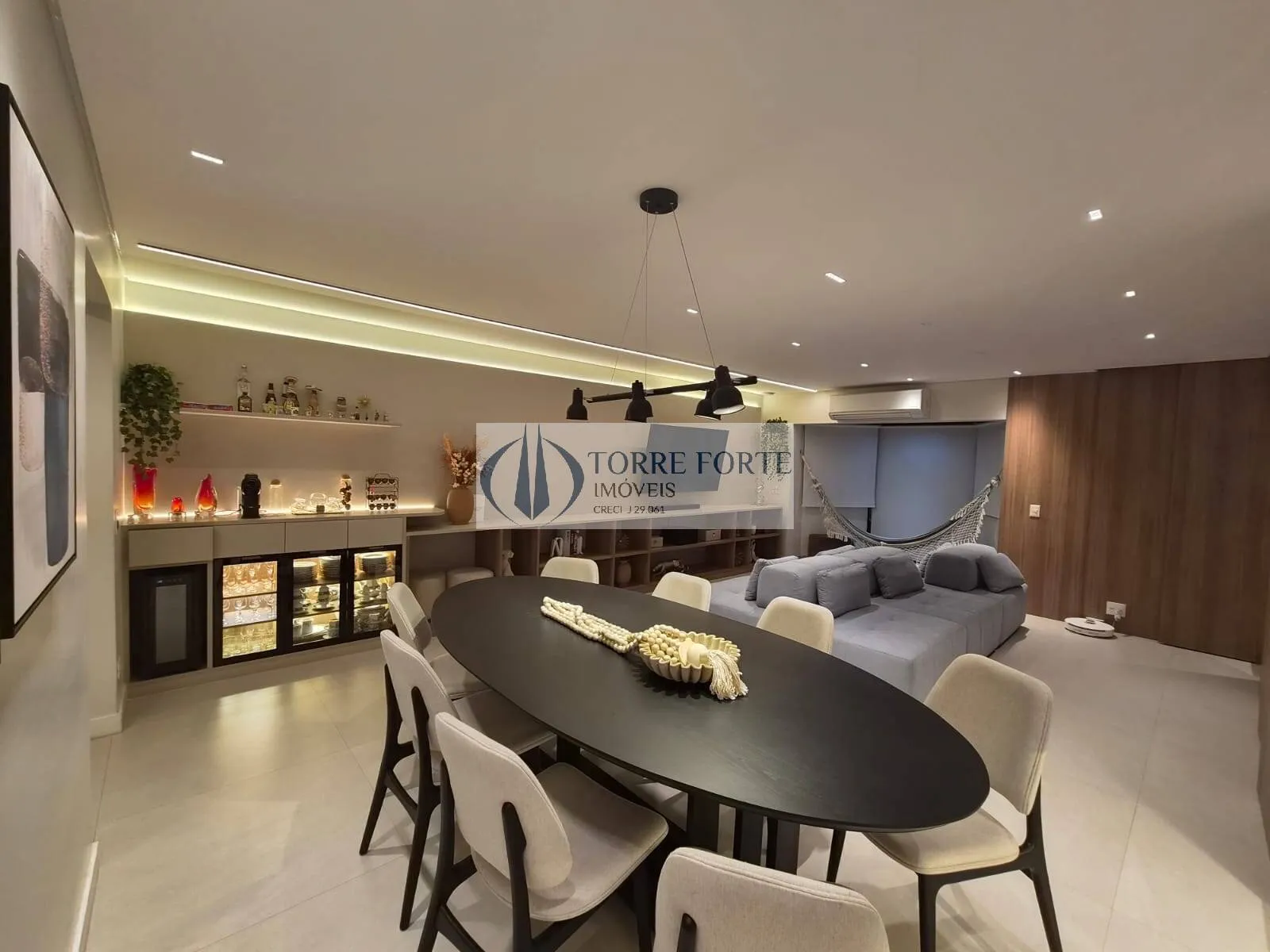 Imagem Excelente apartamento, 170 m² 3 dormitórios sendo 1 suíte máster com closet