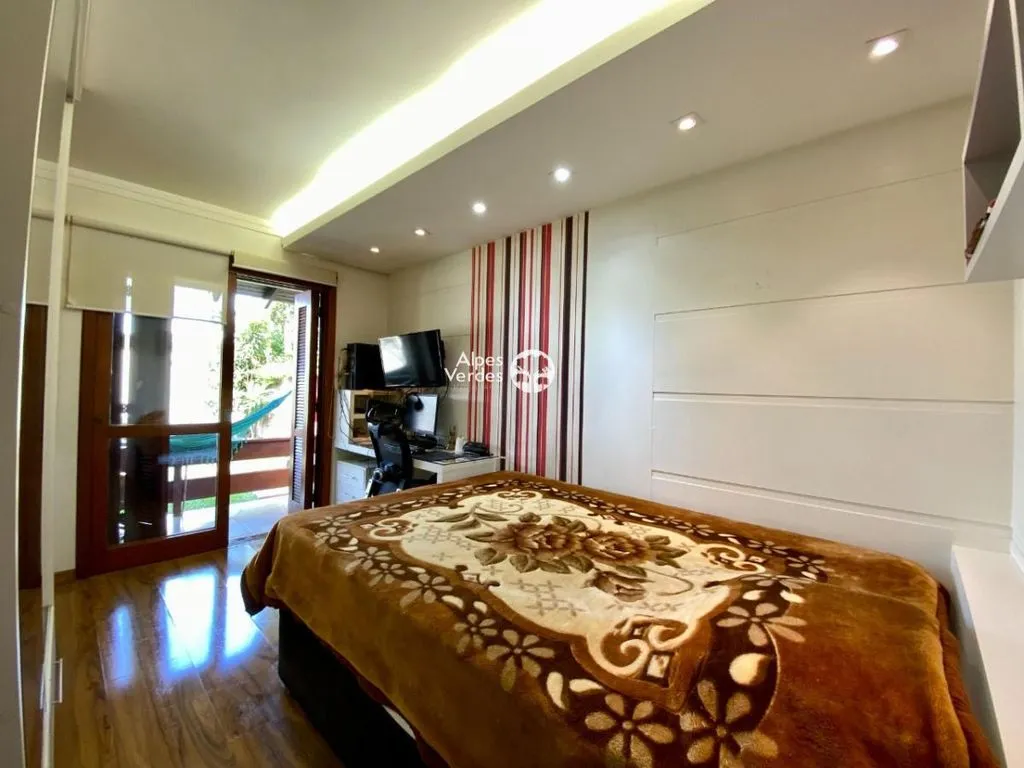 Imagem Vende-se casa totalmente mobiliada em Três Coroas-3 Quartos- R$3.200.000,00