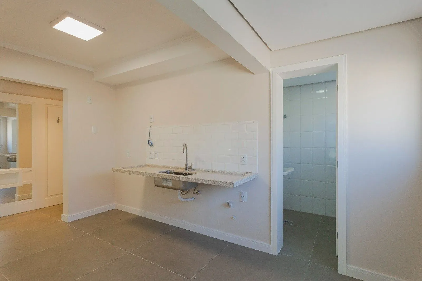 Imagem Apartamento 100% Reformado com 3 Dormitórios e Churrasqueira