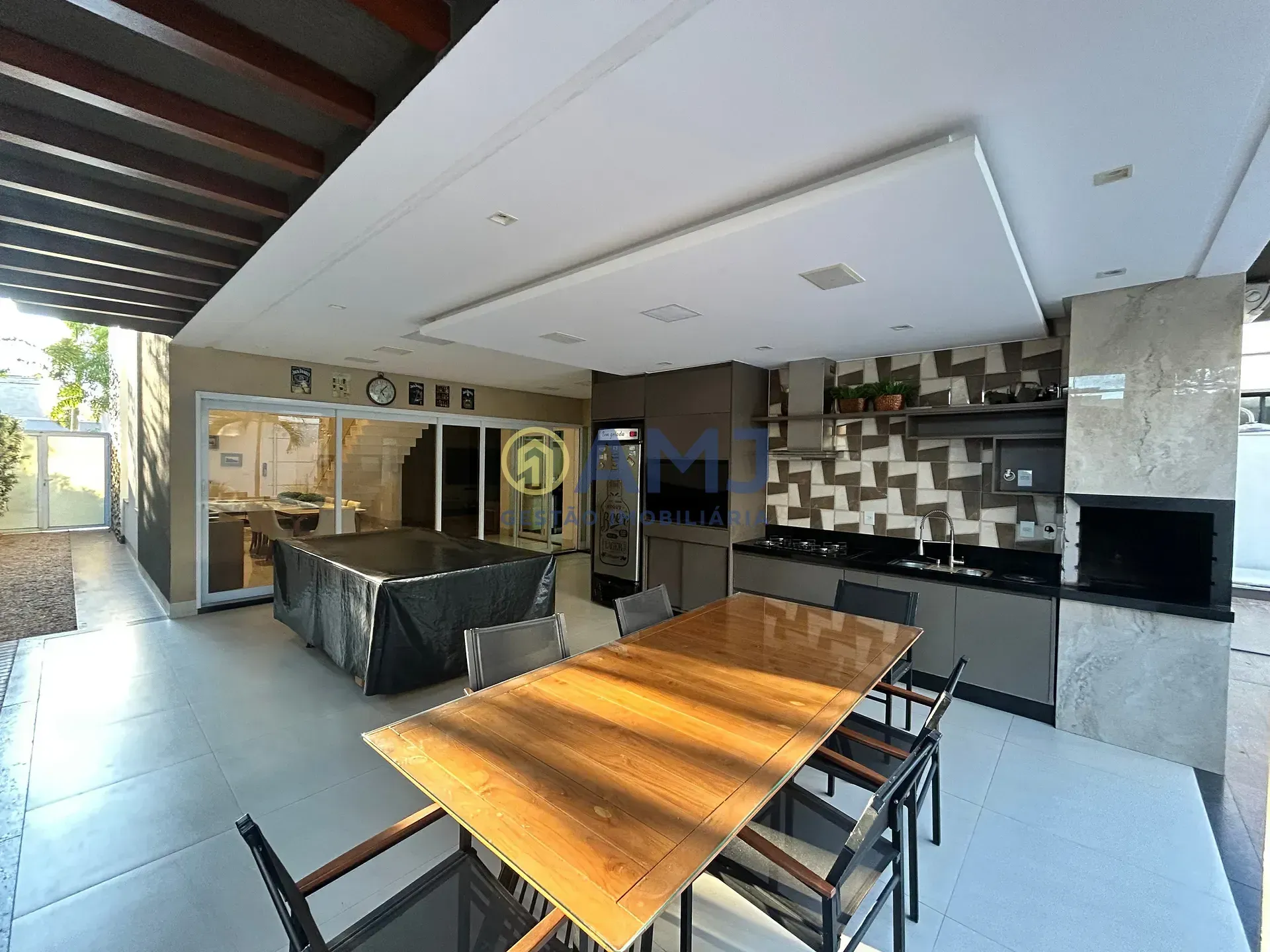 Imagem Sobrado mobiliado e decorado à venda, Jardins Lisboa, Goiânia, GO