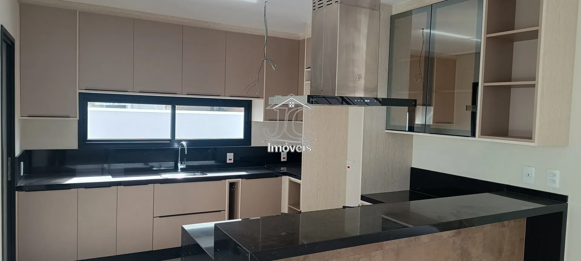 Imagem Casa com 3 suítes no condomínio Portal do Jequitiba-Valinhos
