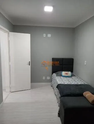Imagem Sobrado com 3 dormitórios à venda, 120 m² por R$ 650.000,00 - Jardim Célia - Guarulhos/SP